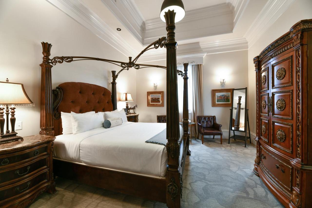 Kentucky Castle Hotel Versailles Kültér fotó