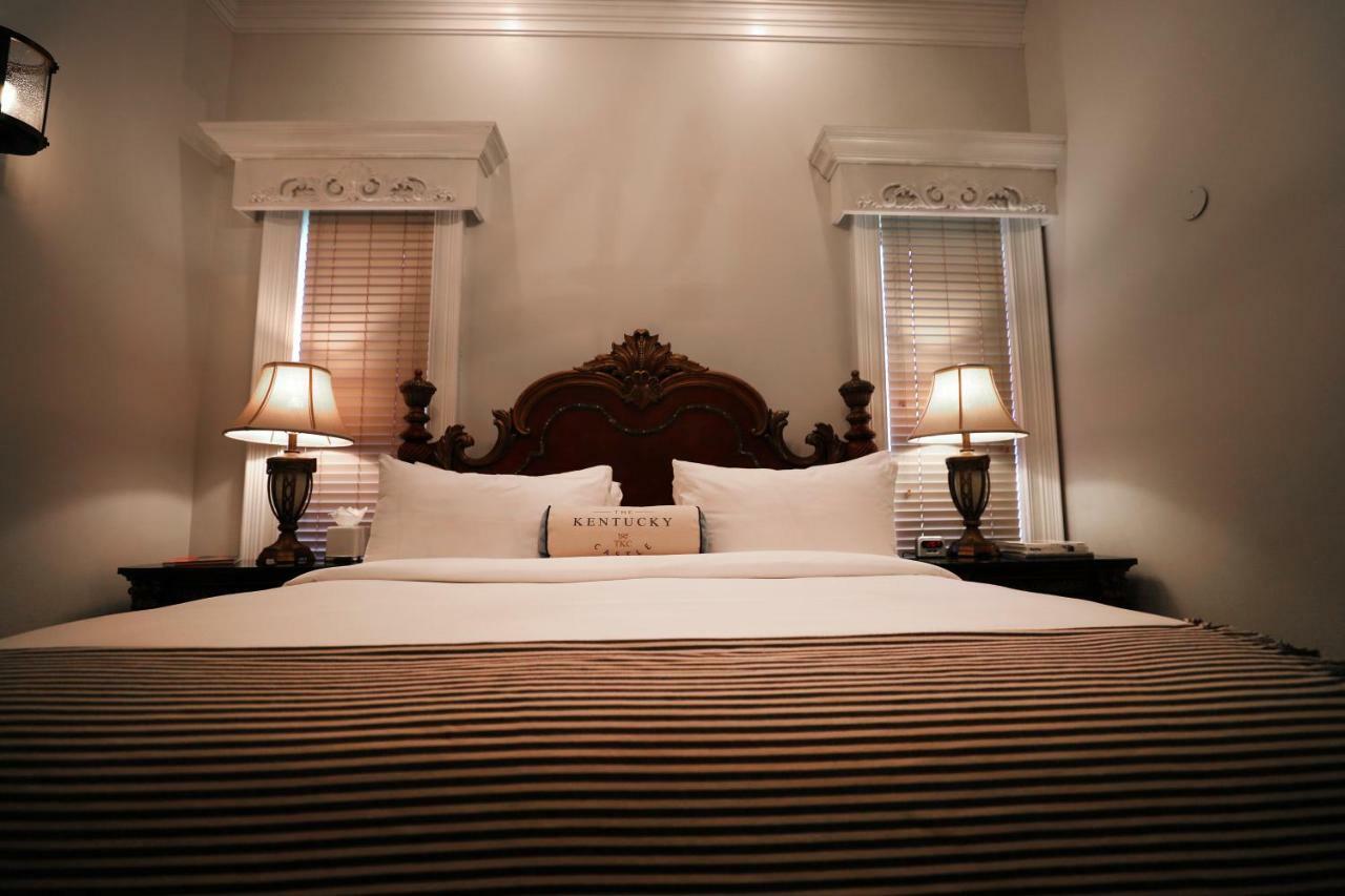 Kentucky Castle Hotel Versailles Kültér fotó